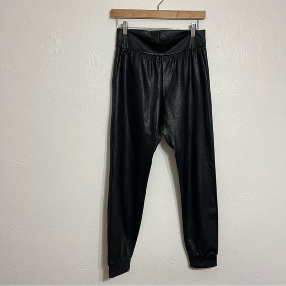 Commando Luxury Basics | Faux Leather Joggers in Black | size small - Picture 6 of 8